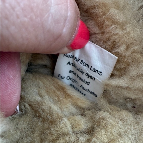 LLBean realm lambs fur lining - Picture 6 of 6